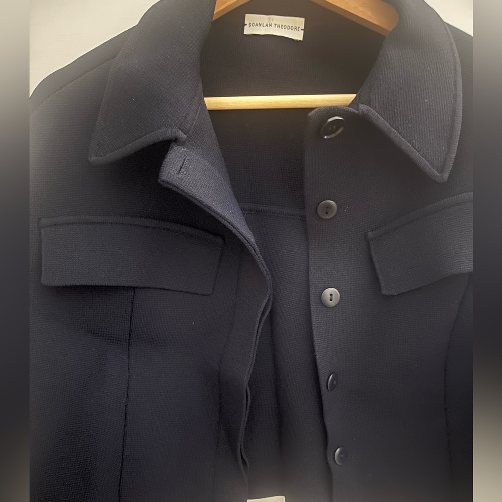 SCANLAN THÉODORE Navy crêpe cropped jacket. Size XS
